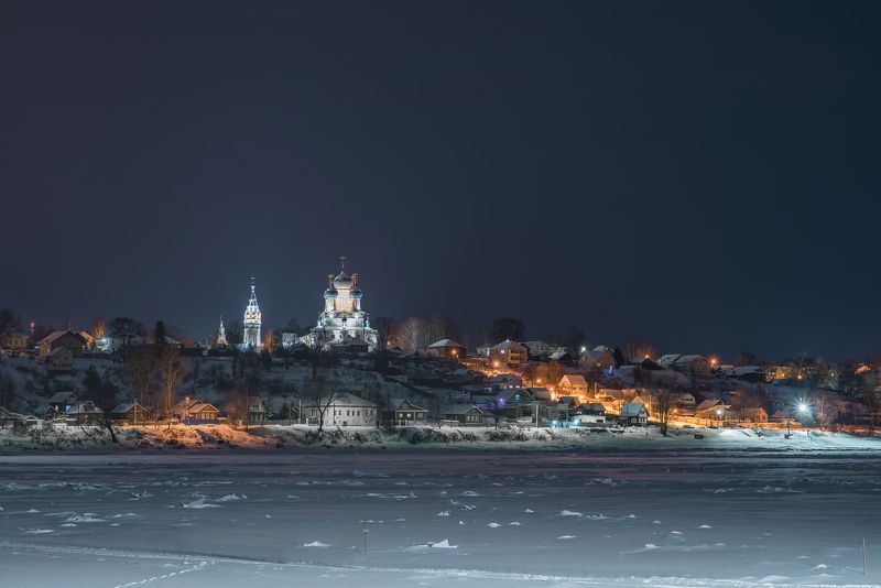 тутаев, зима, снег, берег, церковь, волга, романов-борисоглебск Тутаев в крещенскую ночь фото превью