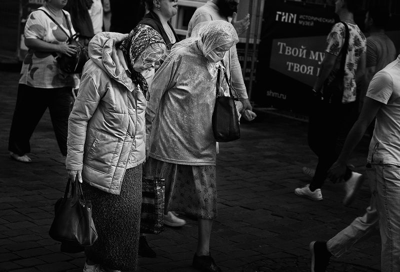 чб фото, жанровое фото, уличное фото, золотой возраст Город и люди фото превью