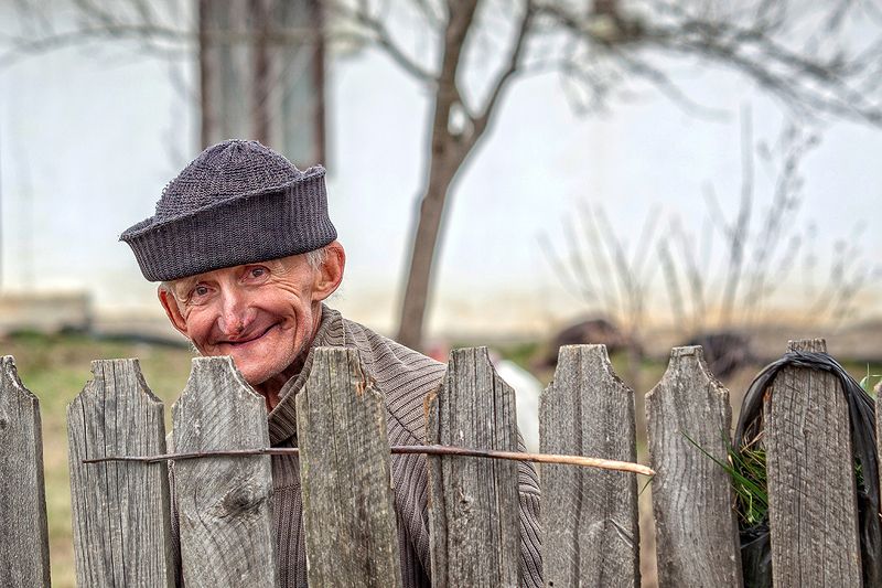 People A smile фото превью