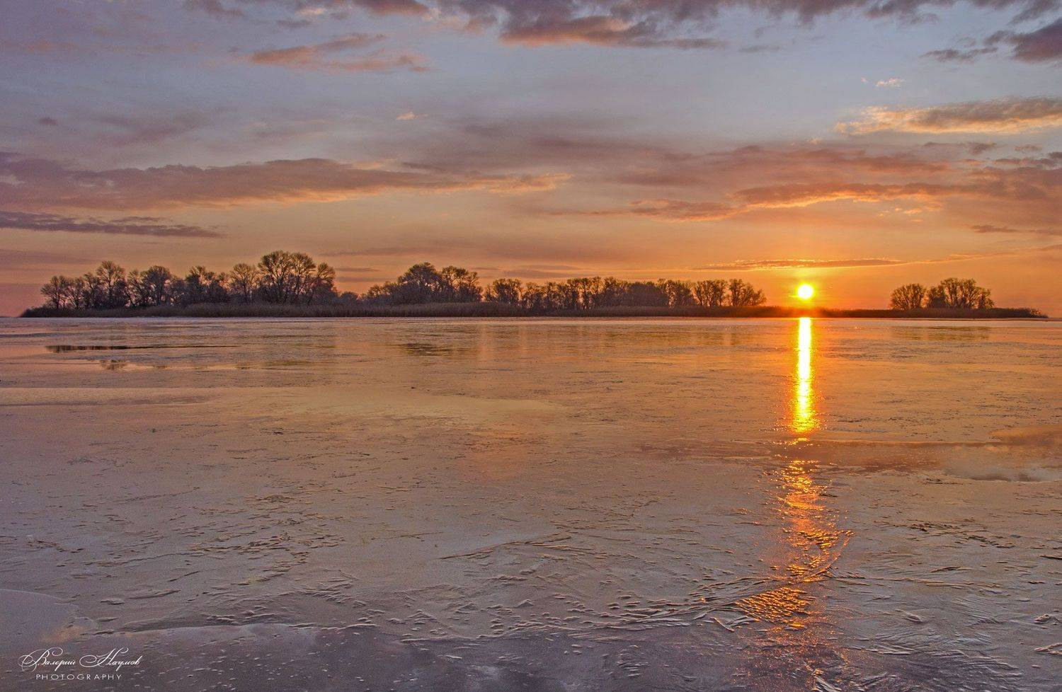 утро, восход, солнце, луч, зима, декабрь, небо, облака, лёд, Валерий Наумов
