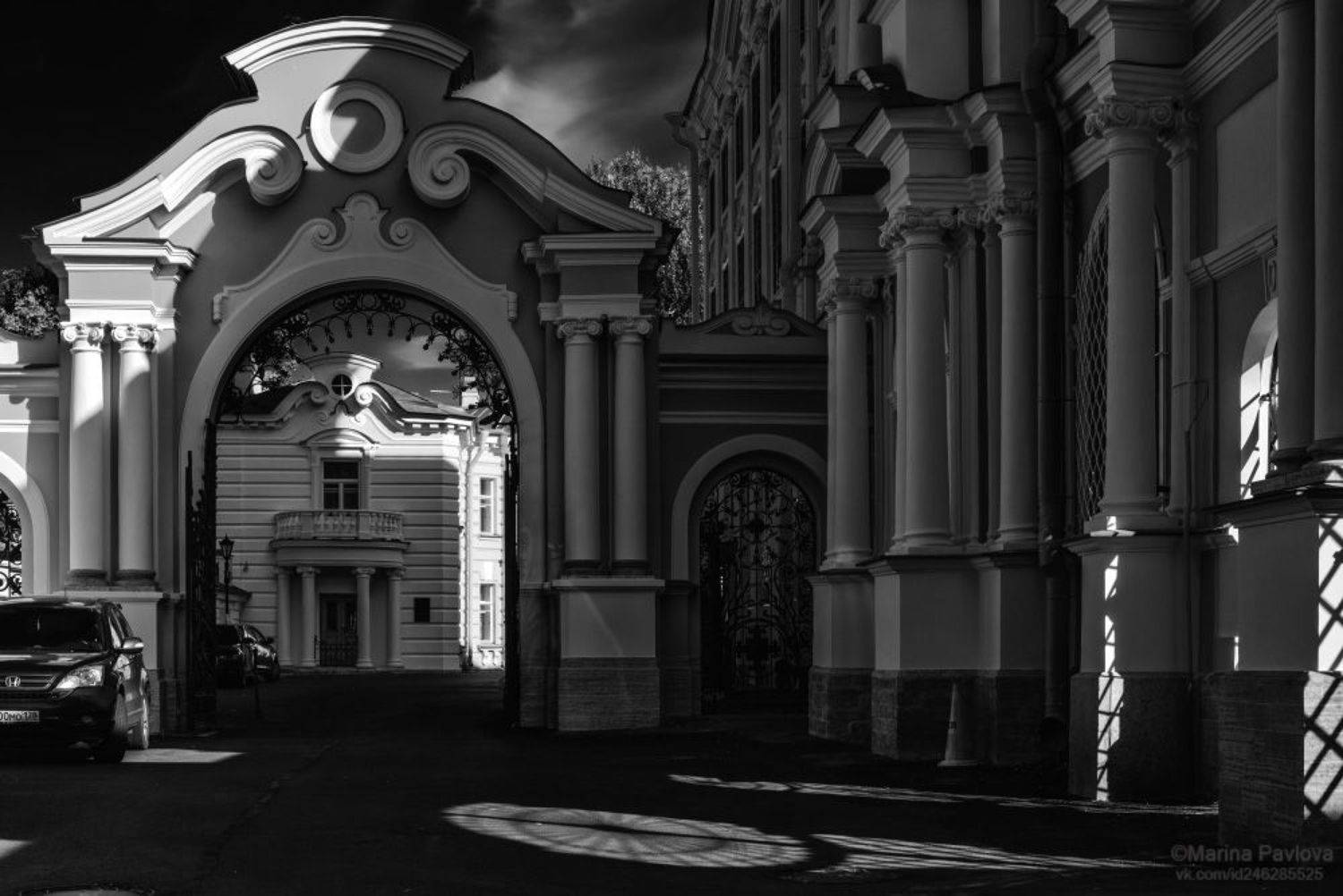 город, санкт-петербург, архитектура, городской пейзаж, александро -невская лавра, консистаторские ворота, чёрно - белое фото, nikon, Павлова Марина