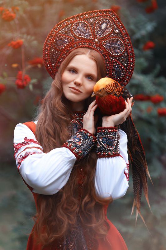 Фазан, девушка, русско-народный образ С фазаном фото превью