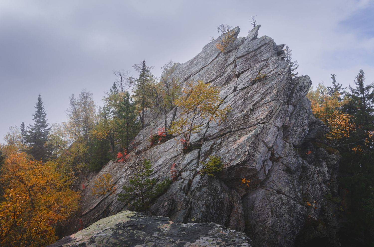 пейзаж, природа, осень, осенний пейзаж, урал, южный урал, уральские горы, природа урала, горы, скалы, природа россии, таганай, двуглавая сопка, черная скала, landscape, nature, autumn, autumn landscape, ural, southern ural, ural mountains, nature of the u, Илья Толстоноженко