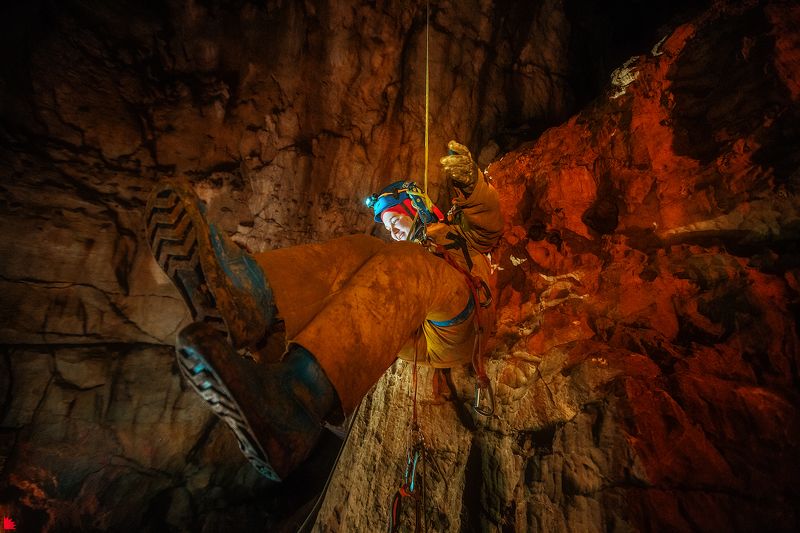 Веселый спелеолог фото превью