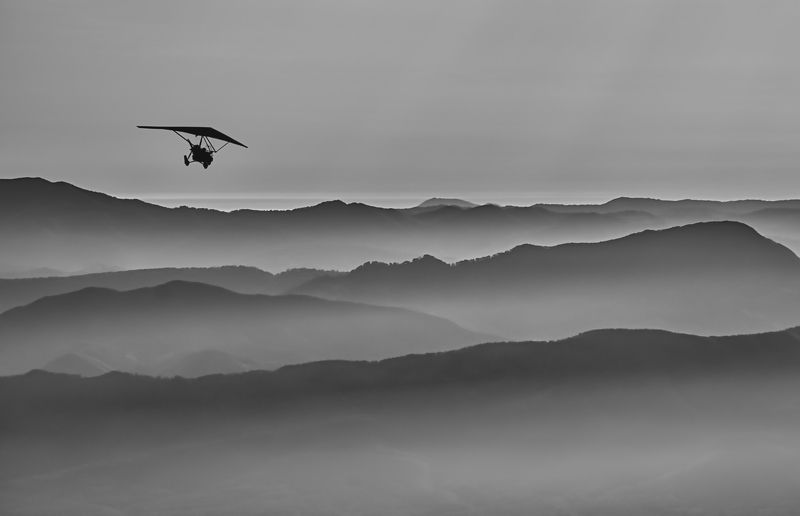 черно белая Западно Сахалинские горы фото превью