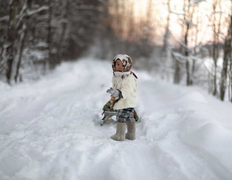 малыш,санки, детство,подарки,зима, kids, childhood, winter, nature Малыш с санками фото превью