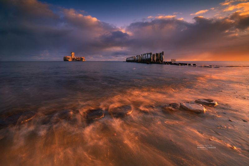 sea, sunrise, Poland, waves, water, clouds, landscape. A walk by the sea. фото превью