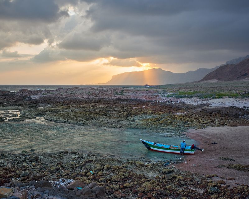 Socotra, boat Picture of Socotra: Fishing boat фото превью