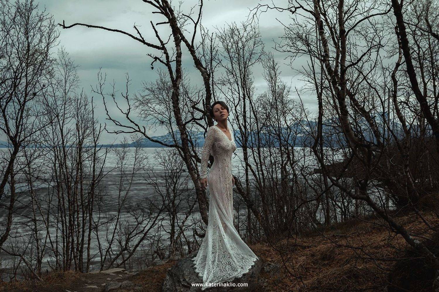 spring, snow, waterfall, blow, blowing, watr, woman, wind, winter, tender, nature, power, white, art, artistic,, Катерина Клио