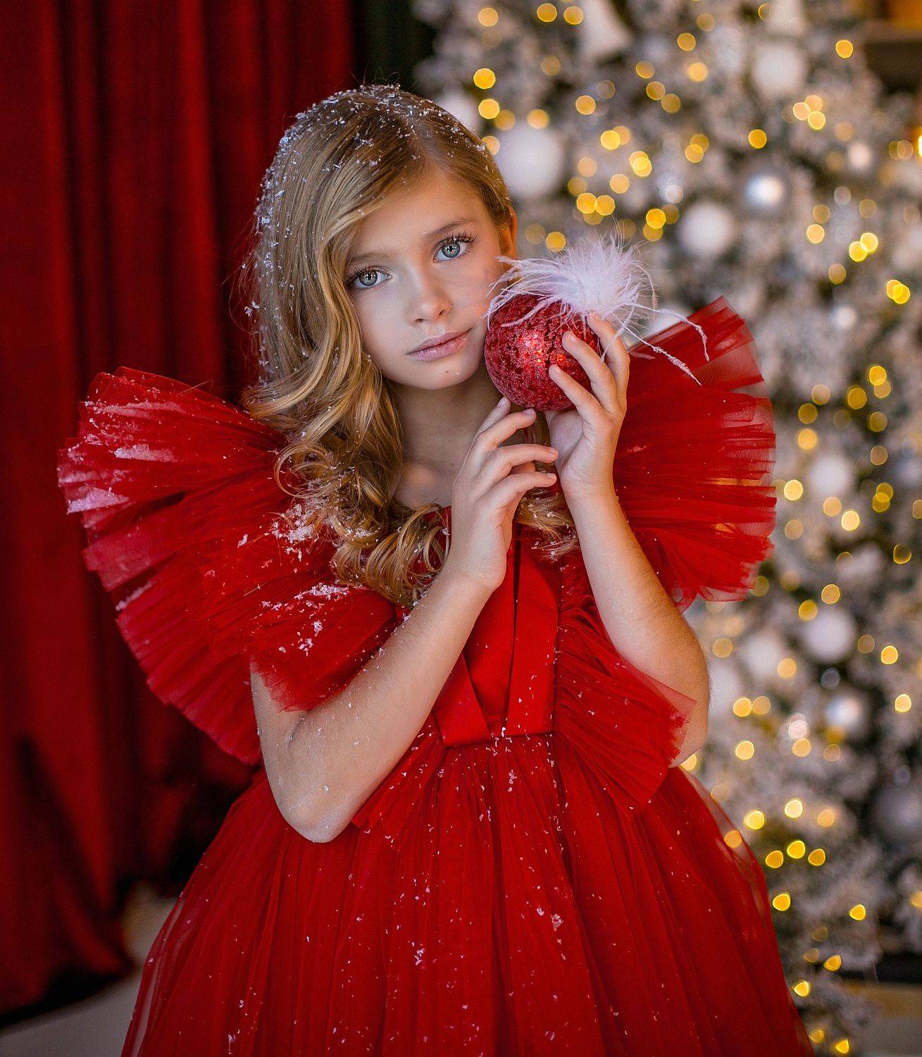 девочка, ребенок, портрет, детский портрет, портрет девочки, глаза. детское портфолио,новогодняя,красный,новый год, Светлана