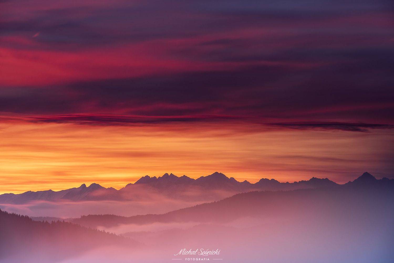 #poland #pentax #benro #lightroom #nikcollection #nature #sunrise #mountains #sky #fog #foggy #morning #pix, Michał Sośnicki