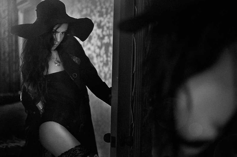 Unhappy Girl фото превью