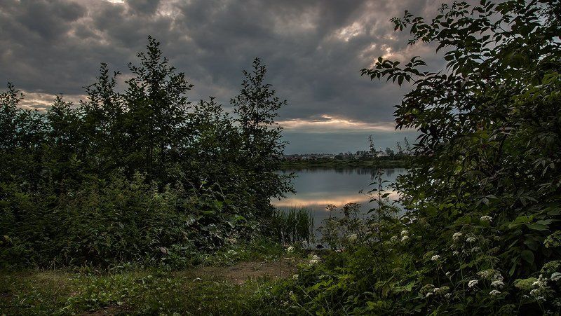купавна., подмосковье Тревожный вечер фото превью