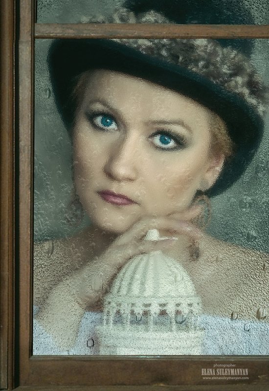 За стеклом... фото превью