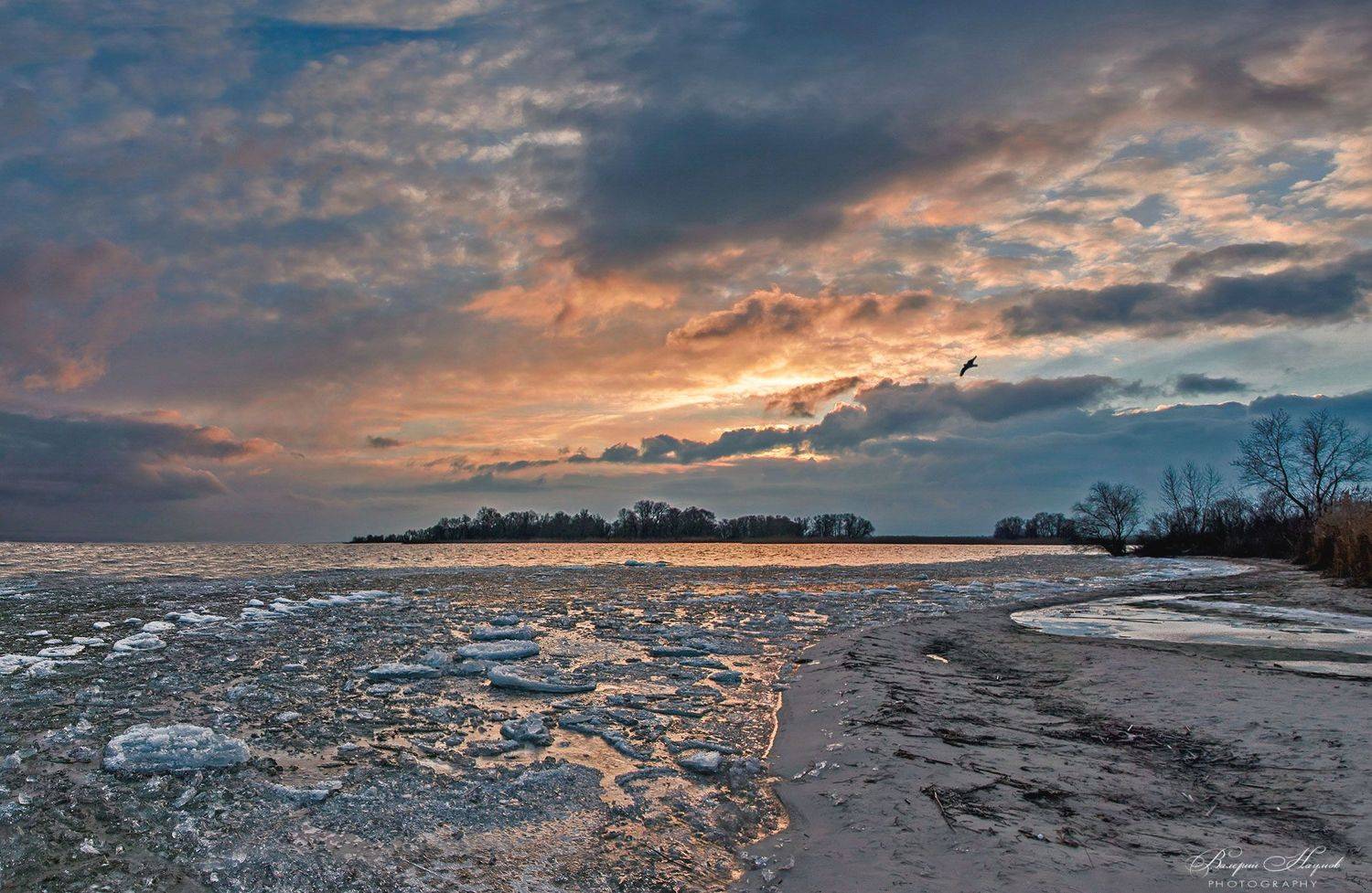 зима, январь, утро, рассвет, лёд, отблески, небо, облака, Валерий Наумов