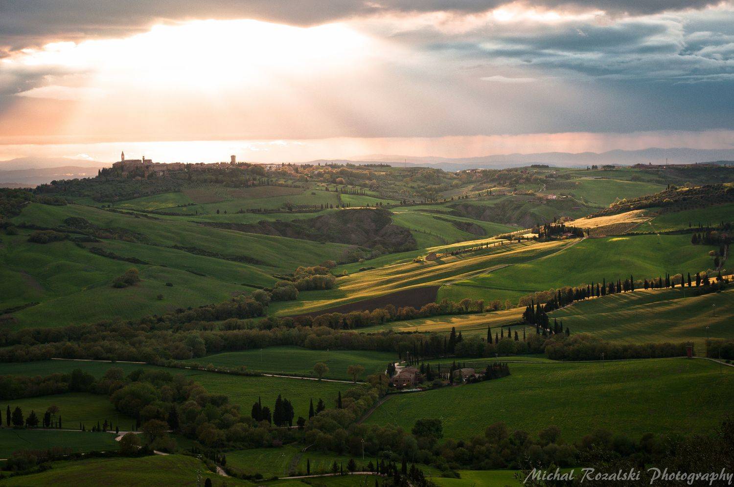 tree, ,hills, ,blue, ,tuscany, ,landscape, ,sunset, ,clouds, ,sky, ,town, ,italy, ,light, Michal Rozalski