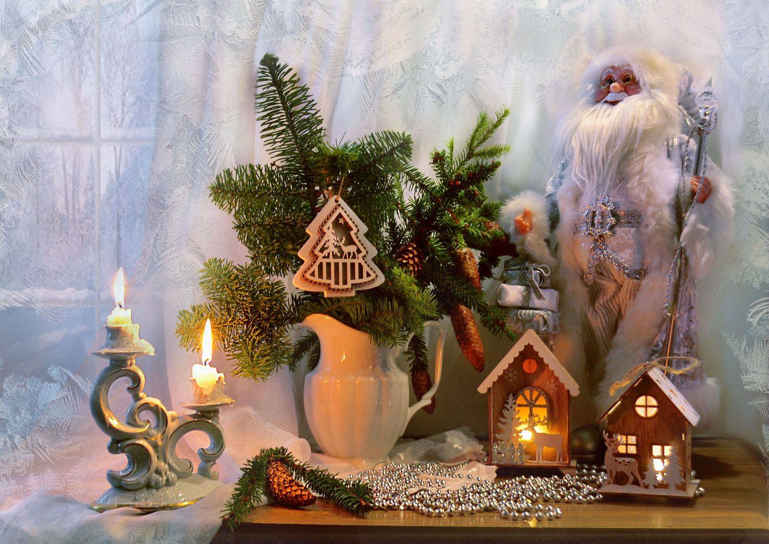 still life, натюрморт, фото натюрморт, зима, январь,  праздник, новый год, дед мороз, ёлка, игрушки, свечи, подсвечники, настроение, Колова Валентина