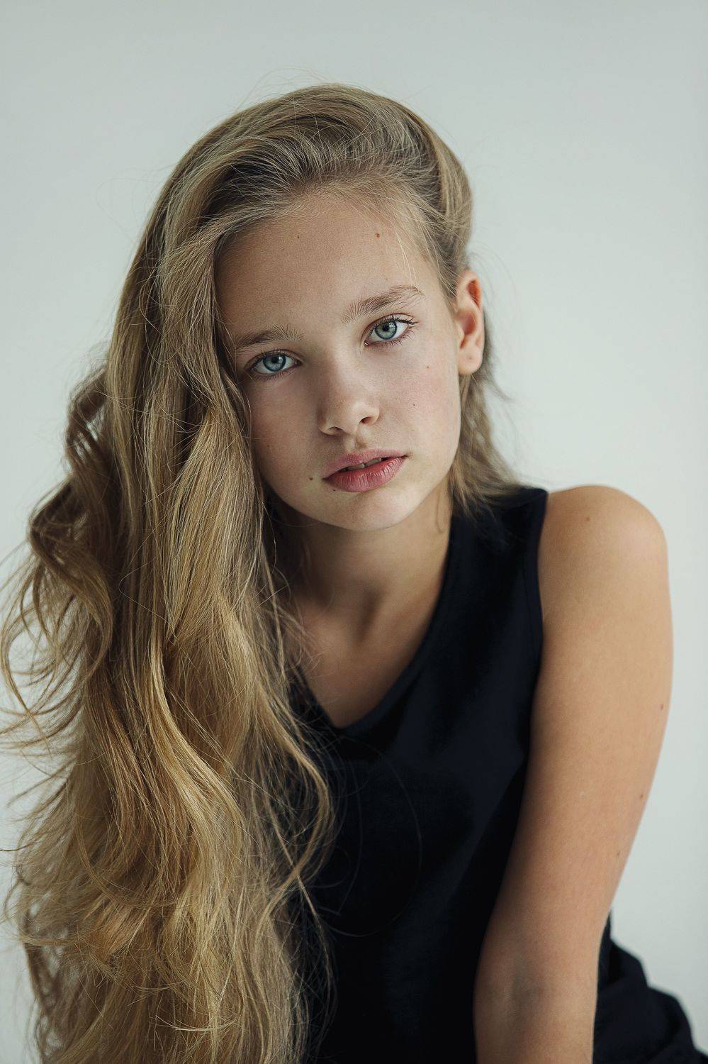 , Антон Леонов