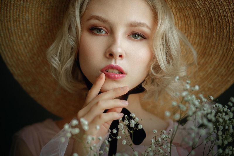 портрет Алиса фото превью
