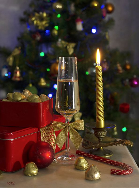 свеча, бокал, шампанское, подарки, конфеты, ёлка, новый, год  фото превью