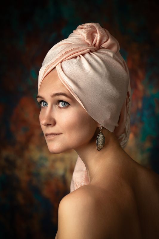 модель, девушка, girl, female, woman, black, portrait, портрет Girl with an earring фото превью