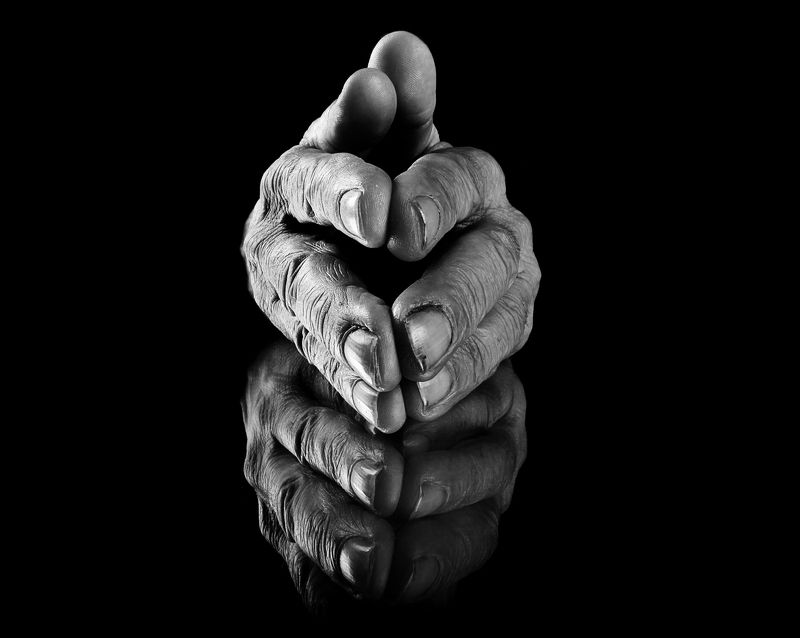 hand old men hand фото превью