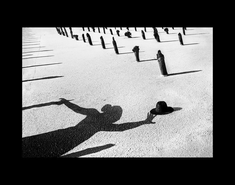 тень,природа,шляпа,девушка Похитительница шляп фото превью