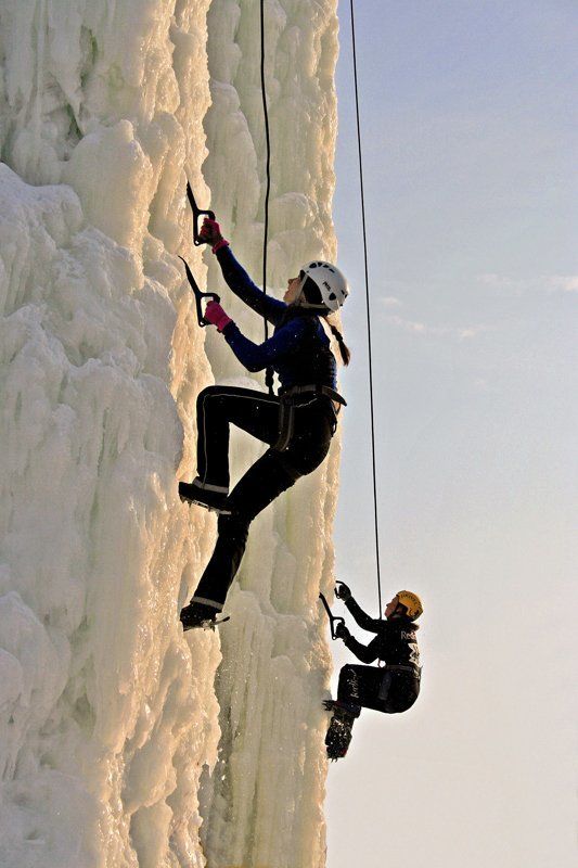 лед, зима, спорт, ледолазание Бег по вертикали фото превью
