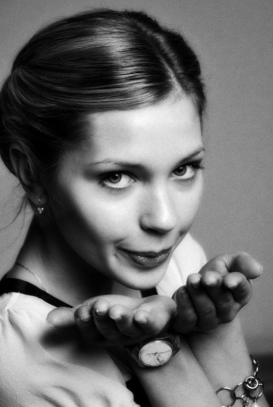 девушка,часы,взгляд Унесение ветром... фото превью