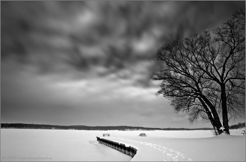 Cold, dark sky фото превью