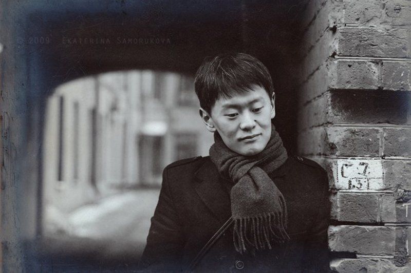 двор, петроградская, чб в старом дворе фото превью