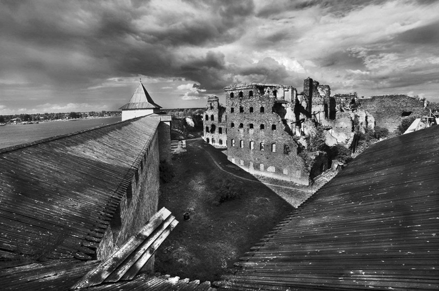 крепость орешек,небо,война,облака,, Евгений Пугачев.