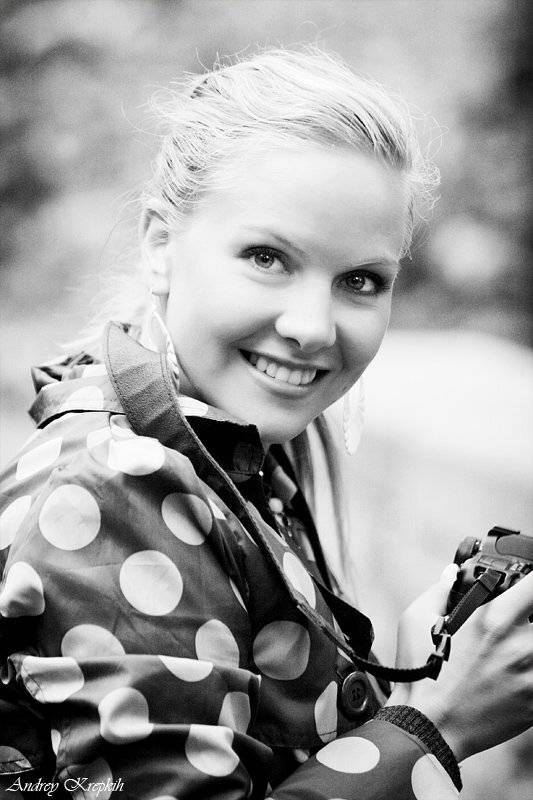 девушка, клавдия, улыбка, взгляд, чб, Андрей Крепких (Sound Wave)