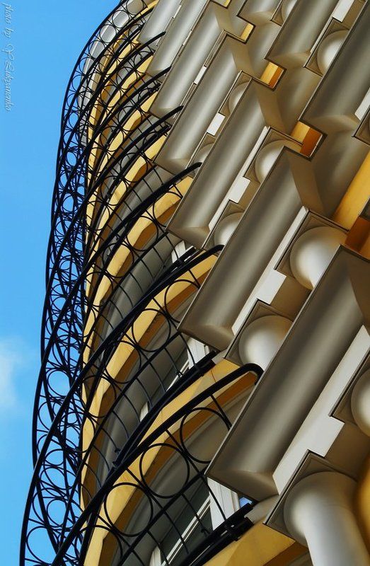 город, ритм, лукьяненко Череда столичных дней, друг на друга так похожих... фото превью