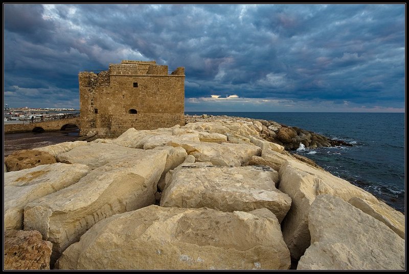 кипр,море,вечер,пейзаж,природа,камни,скалы,пляж,форт,,пафос,панорама Форт фото превью