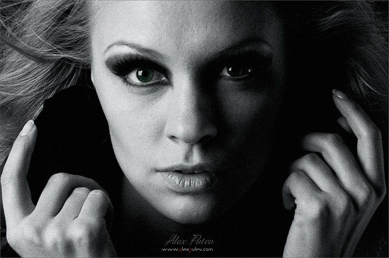 Look in eyes фото превью