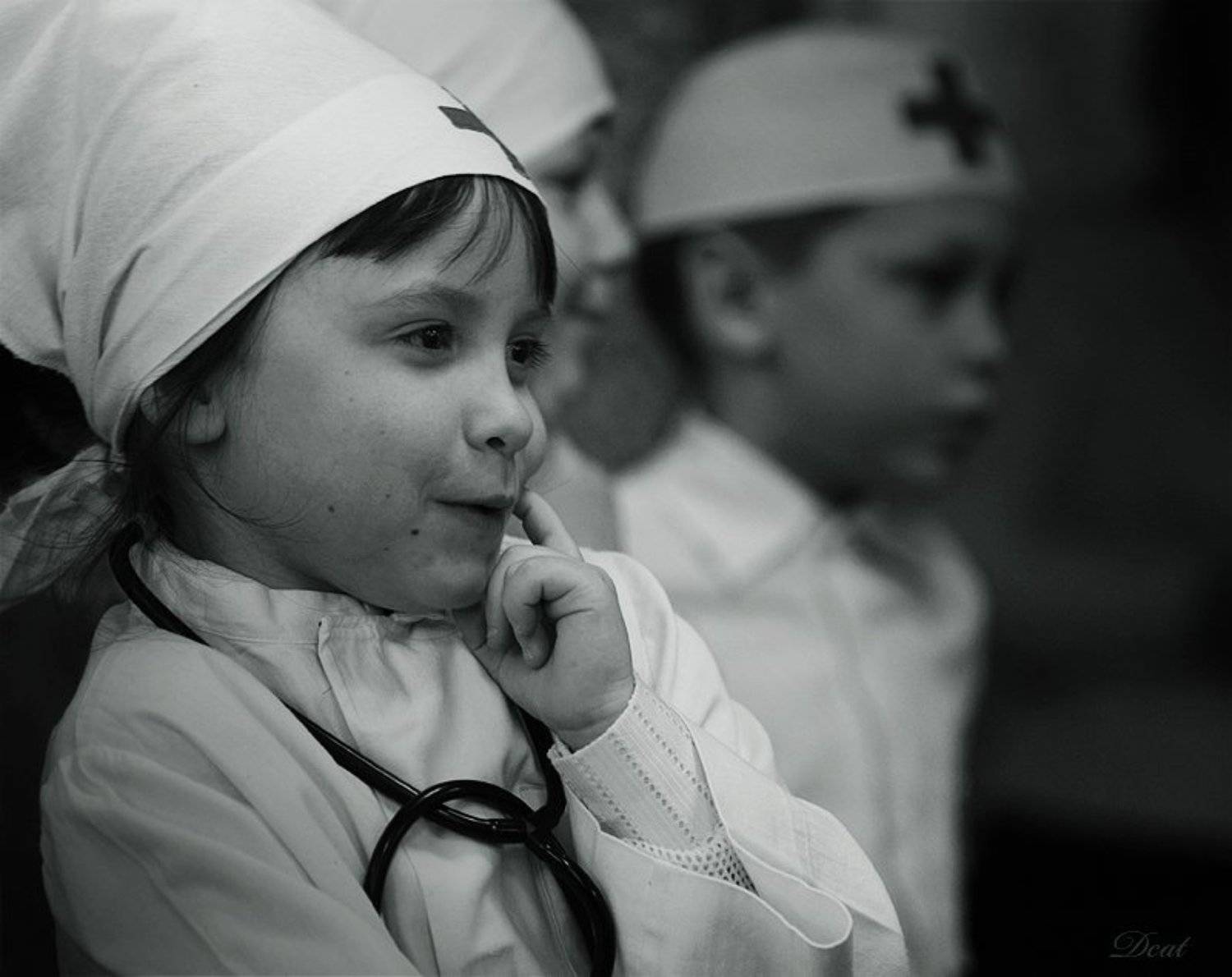 детдом, ребенок, девочка, доктор, больные, сценка, размышления, взгляд, руки, Darn Cat