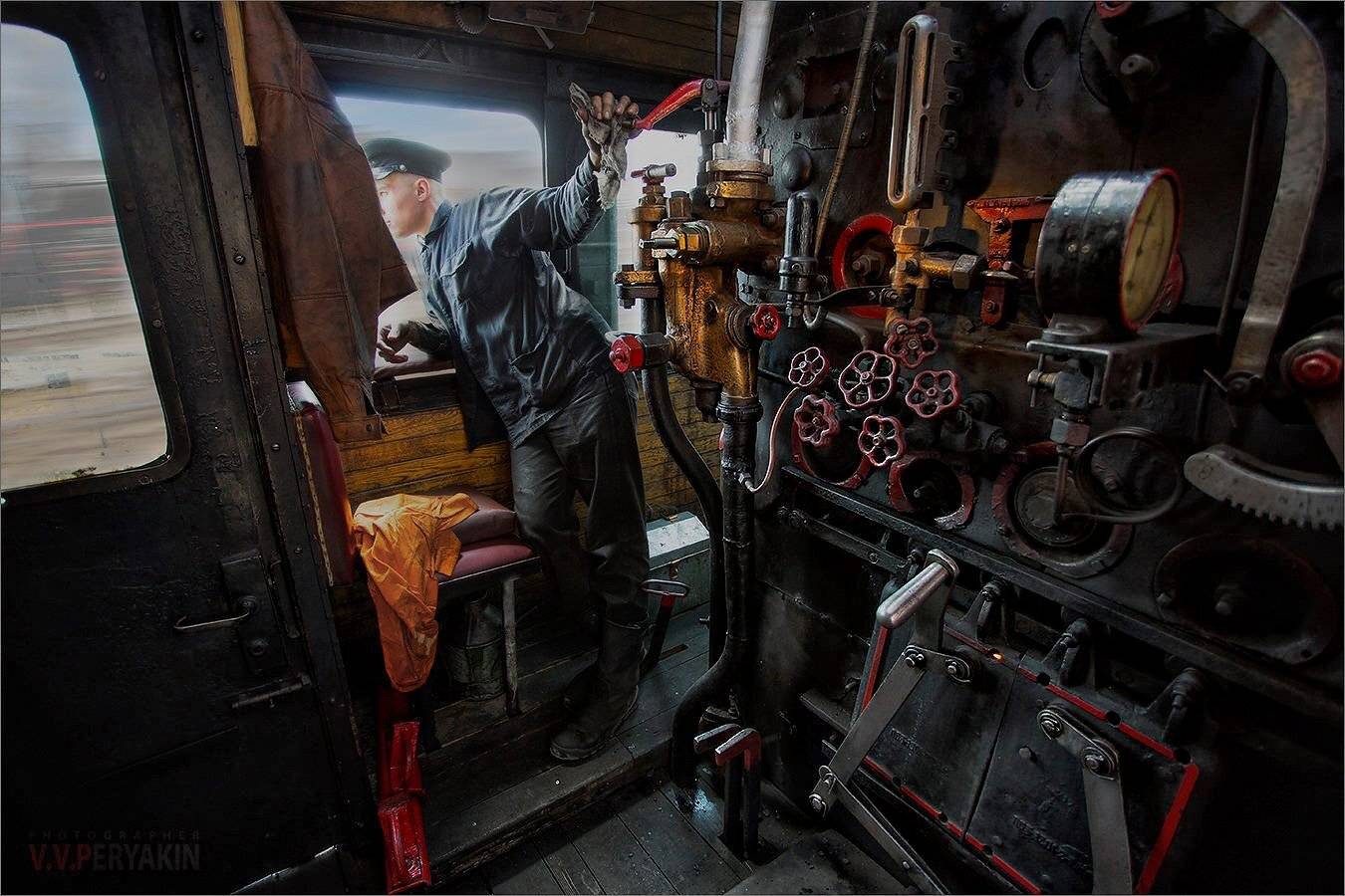 , Виктор Перякин