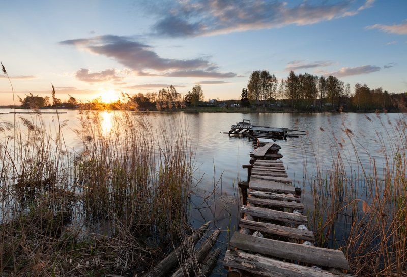 Мосток и лодка фото превью