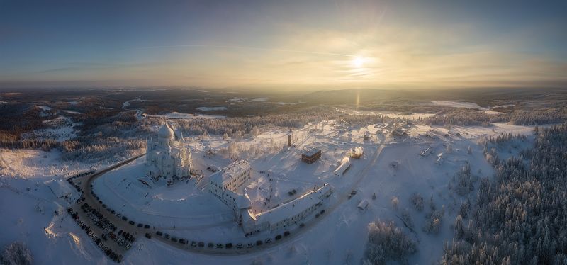 монастырь, дорога, пейзаж, россия, белогорский монастырь, вечер, аэросъемка, пермь, пермский край, урал, путешествия, зима, панорама Панорамы Белогорья фото превью