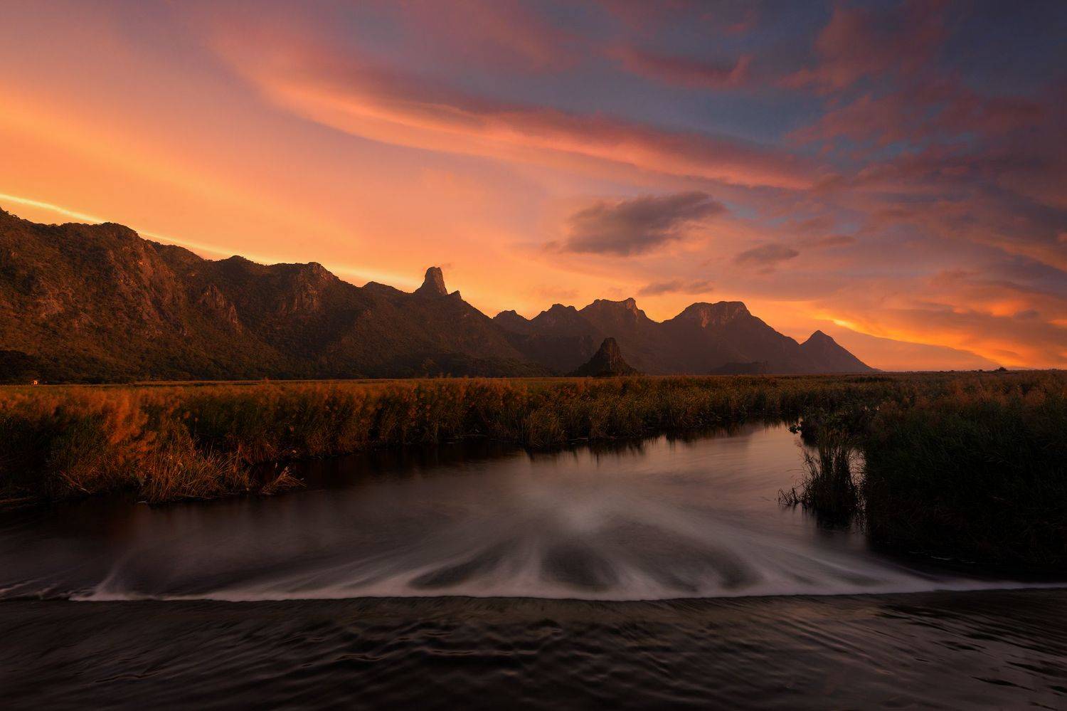 sunset, mountains, landscape, Natnattcha Chaturapitamorn