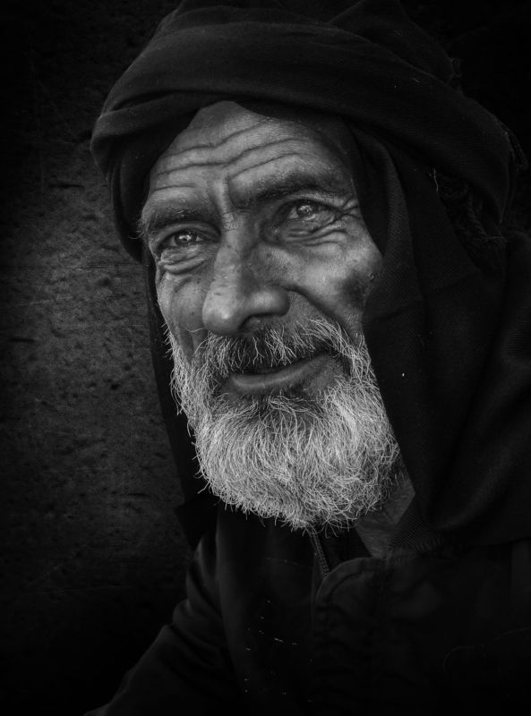 #portrait #people #face #bread  Bitter smile  фото превью