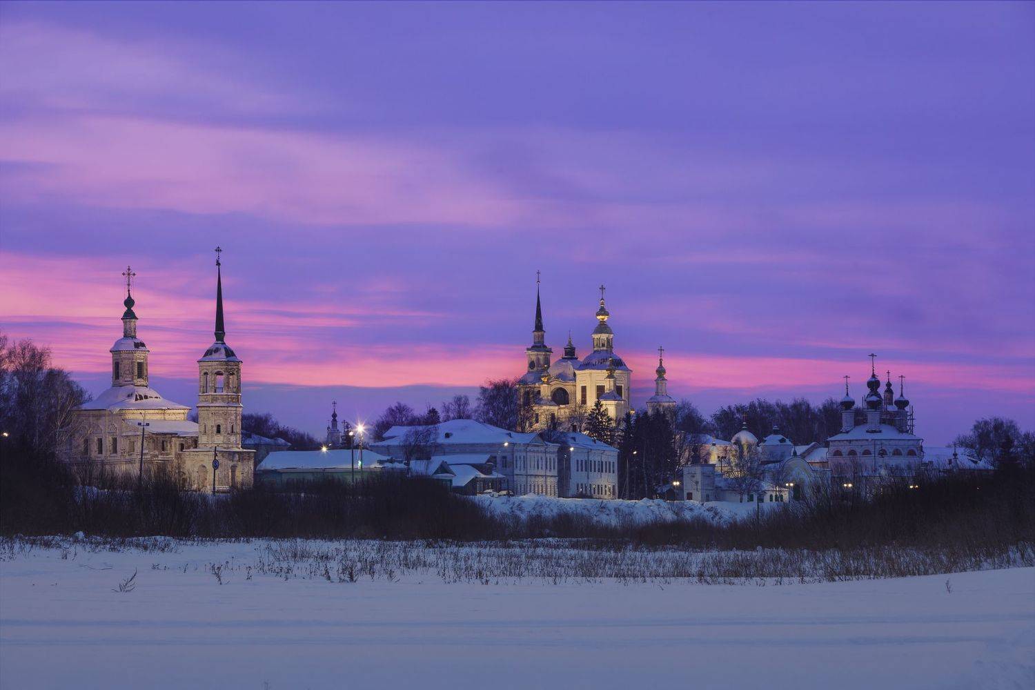 Вологодская область, Великий Устюг, Сухона, Набережная улица, Ильинская церковь, Успенский собор, Соборное дворище, зима, мороз, рассвет, Дмитрий Шишкин