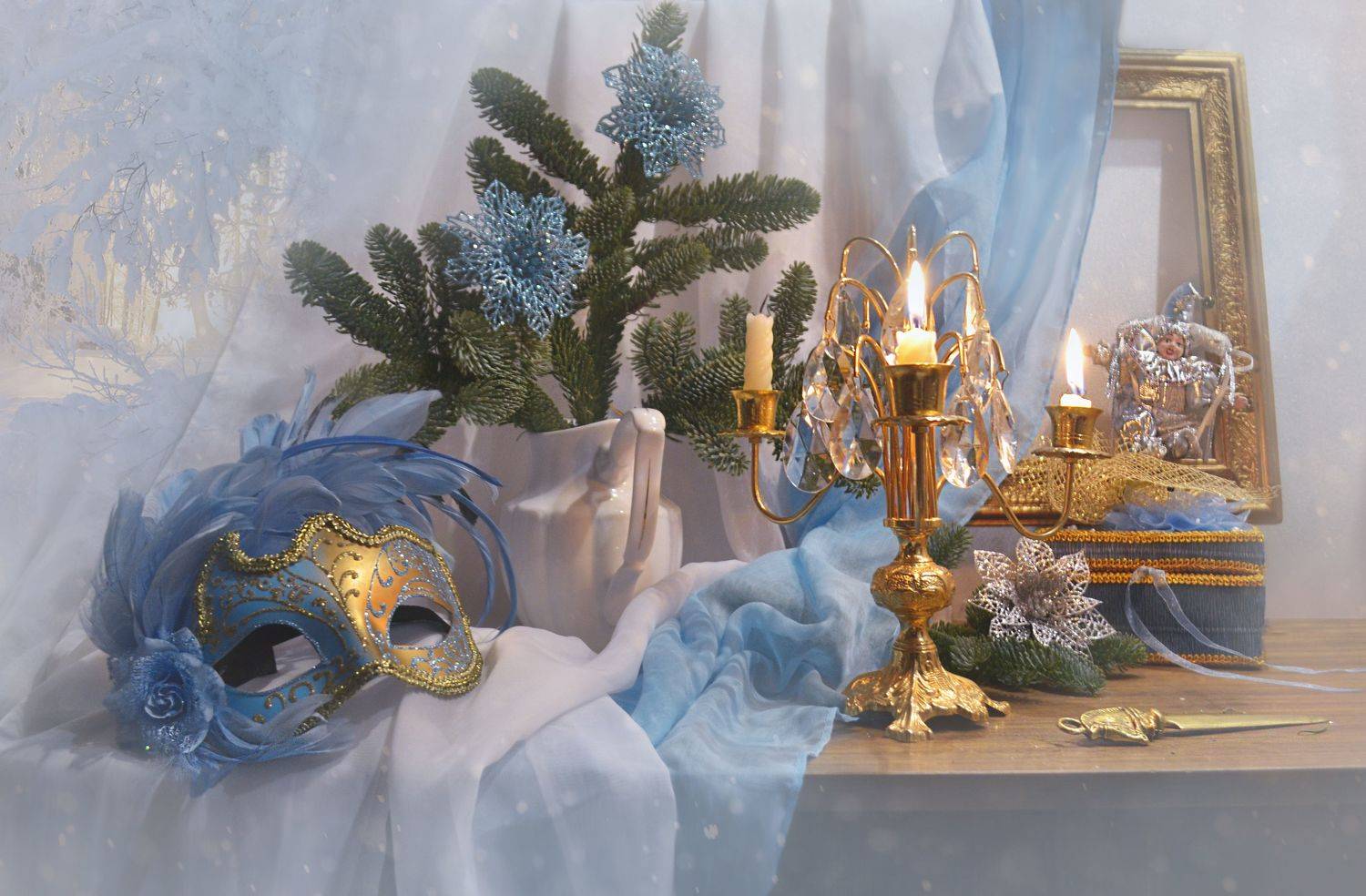 still life, натюрморт, цветы, фото натюрморт, зима, свечи, январь, зимние сны, настроение, маска, ветка ели, новогодние игрушки, Колова Валентина
