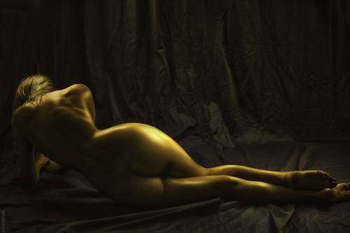 nude