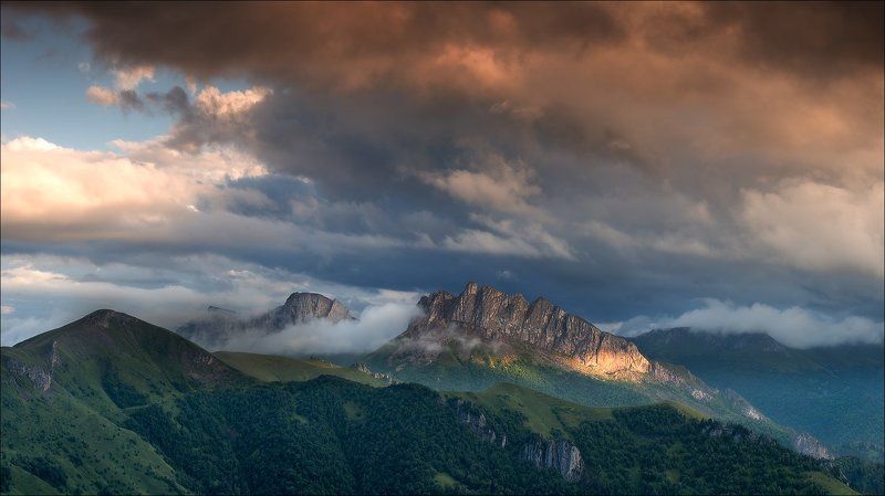 Последний гаснет солнца луч фото превью