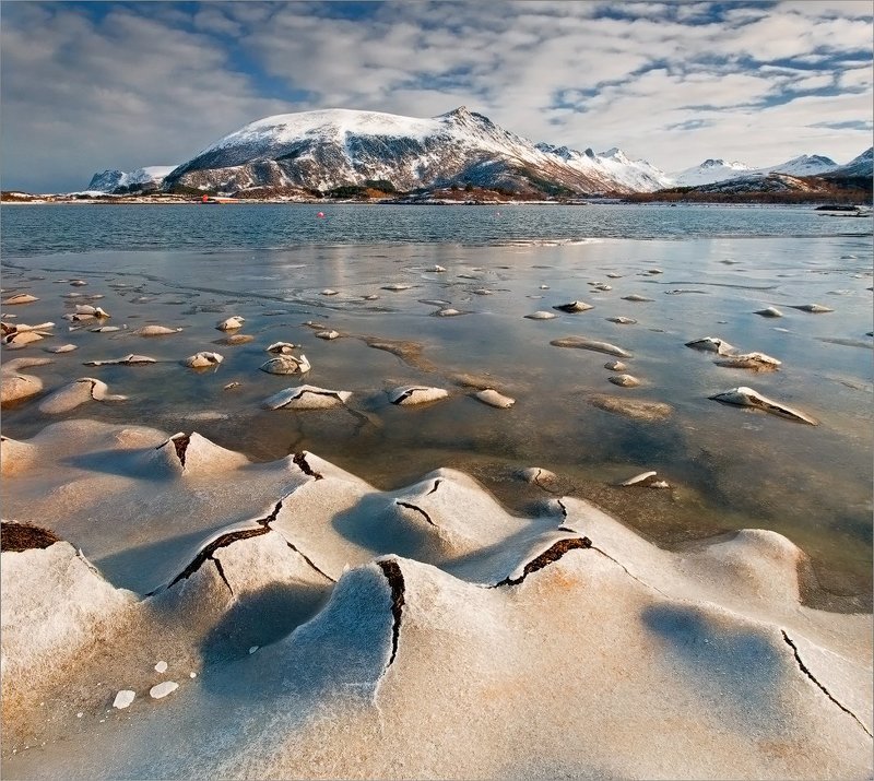На берегу фото превью