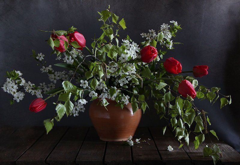 цветы, натюрморт Опять весна на белом свете фото превью