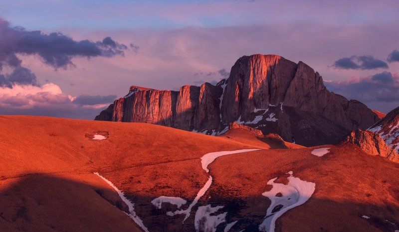 май 2014 , горы, кавказ , ачешбок Днём и вечером . фото превью