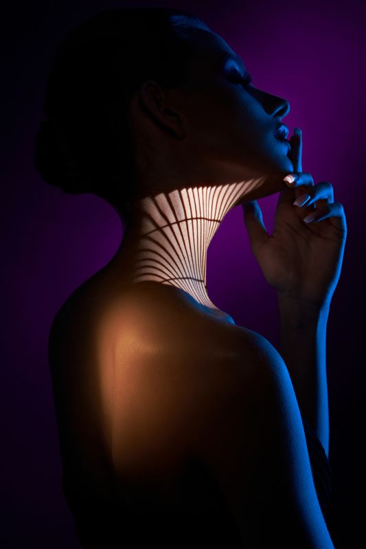 woman, portrait, girl, red, makeup, closeup, fashion, fashionable, cute, attractive, face Цвета и линии фото превью